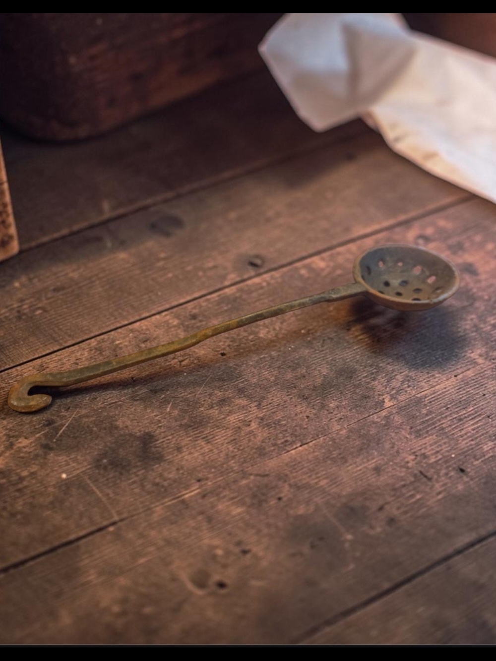 Vintage Cast Iron Skimmer Spoon - 70s Primitive Farmhouse Decor